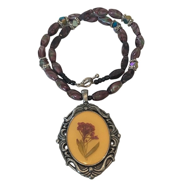 Handmade dried preserved flower inside resin pendant boho glass beads purple - Picture 3 of 9